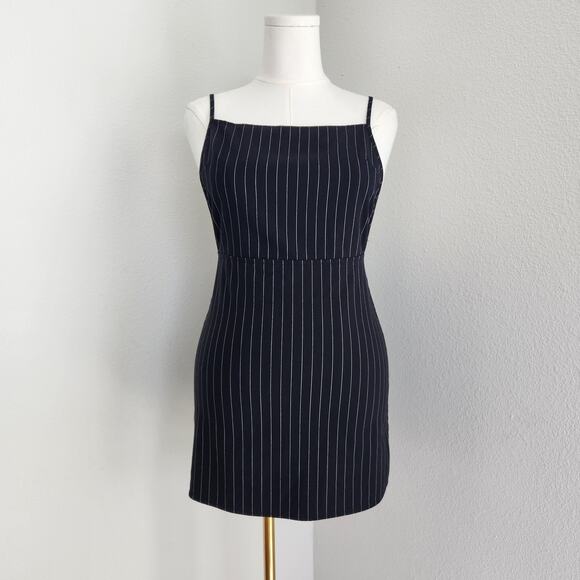 Forever 21 Dresses & Skirts - Forever 21 Black White Pinstripe Bodycon Backless Mini Dress Office Siren M